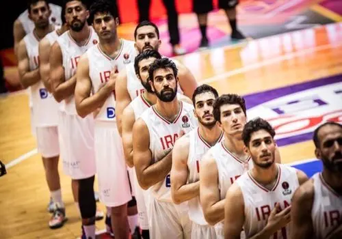 اسطوره بسکتبال ایران در خانه خدا+ عکس