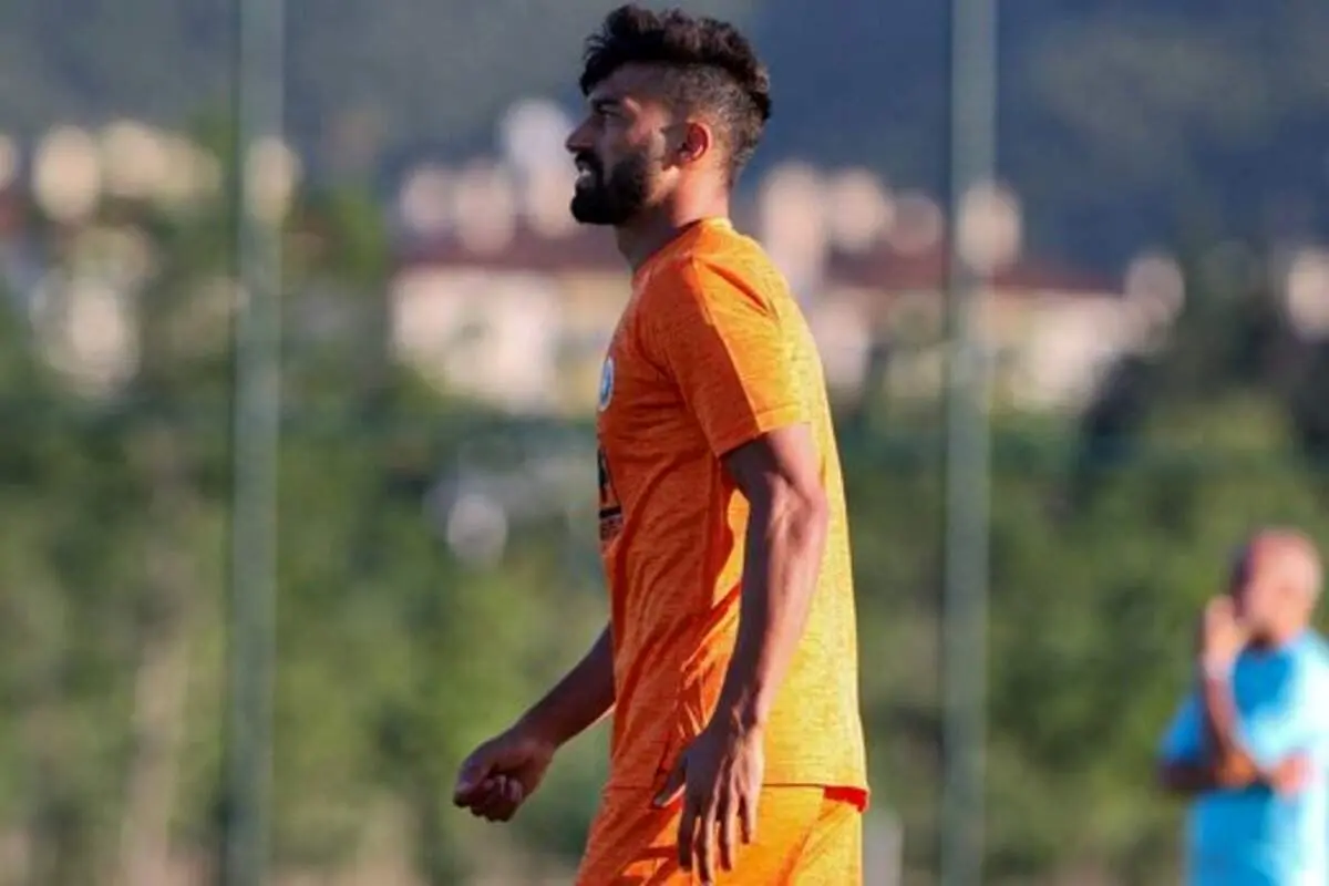 تمرین پر شور رامین رضاییان با لباس سپاهان+ عکس