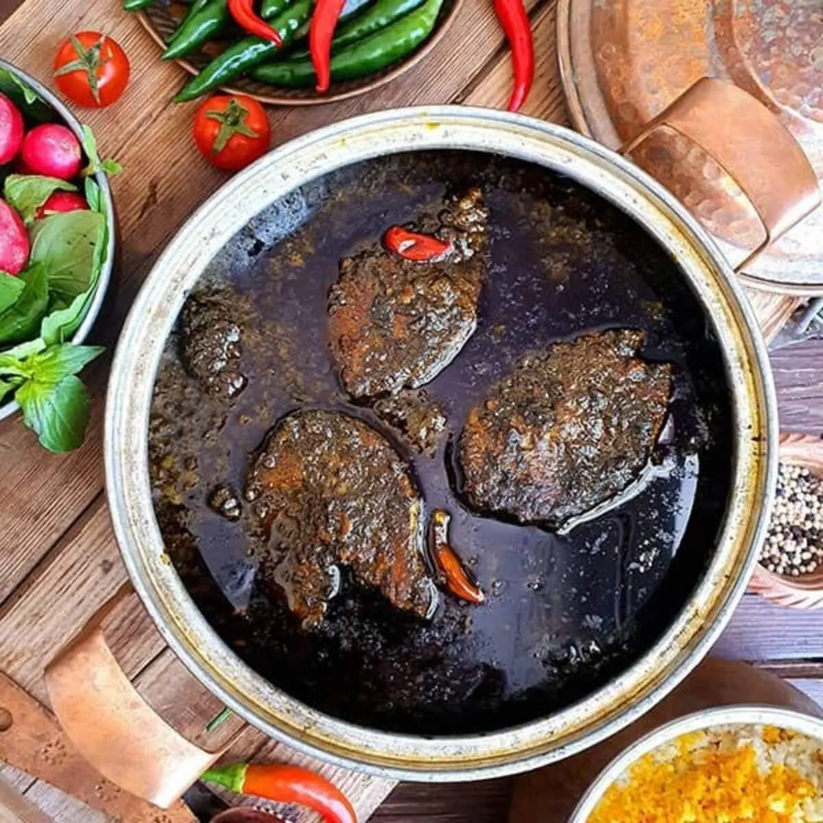 طرز پخت قلیه ماهی تند و تیز خوزستانی