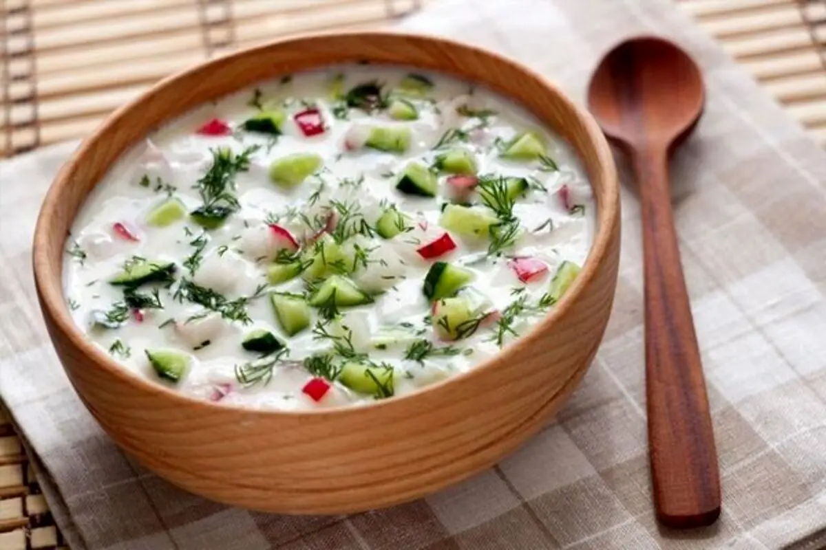 طرز تهیه آب دوغ خیار خوشمزه | راز آبکی نشدن آب دوغ خیار