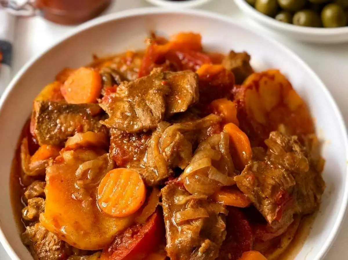 طرز تهیه تاس کباب شمالی با گوشت تکهای لذیذ و ساده در قابلمه