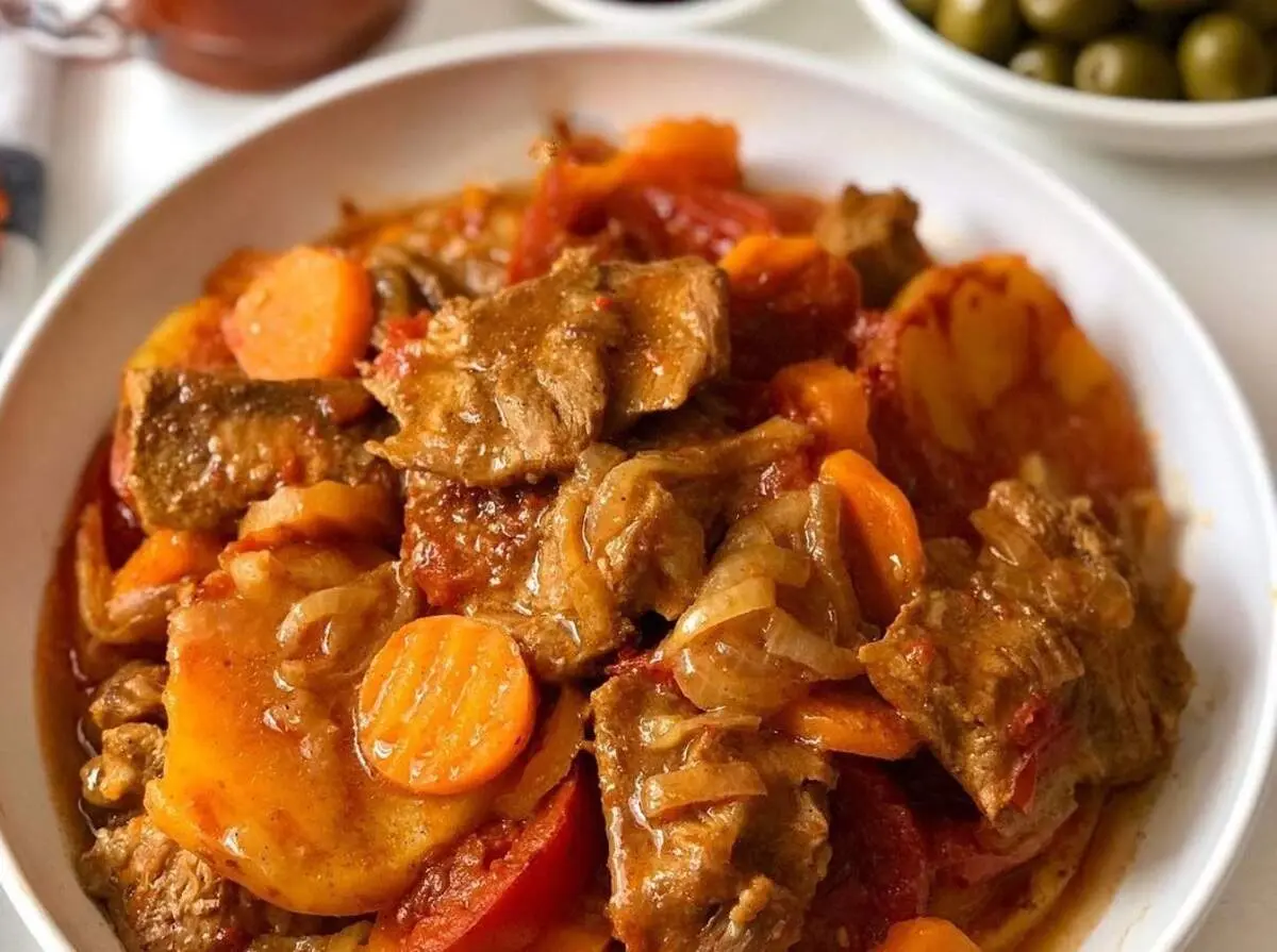 طرز تهیه تاس کباب شمالی با گوشت تکه‌ای لذیذ و ساده در قابلمه