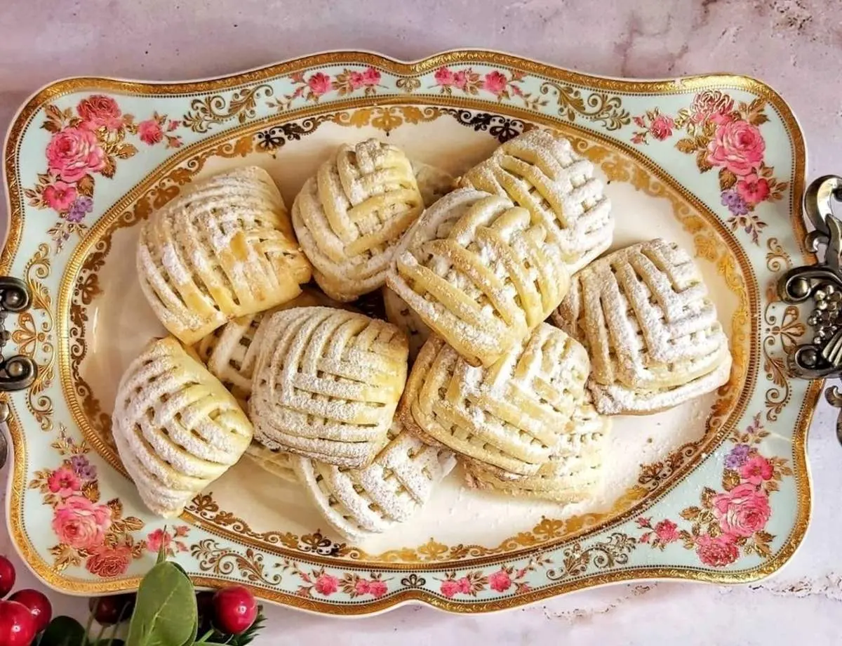 طرز تهیه قرابیه خرمایی ساده و خوشمزه با طعم کره