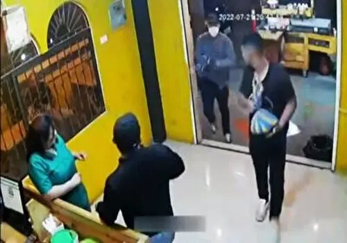 سفرنامه نعیمه نظام‌دوست منتشر شد + فیلم