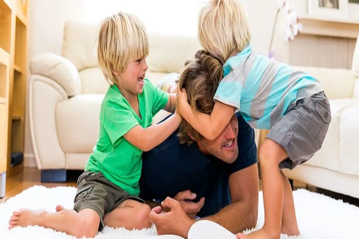 به چه علت کودک شما را میزند؟