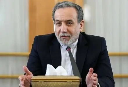 عراقچی به ادعاهای بی‌پایه نخست‌وزیر بریتانیا پاسخ داد