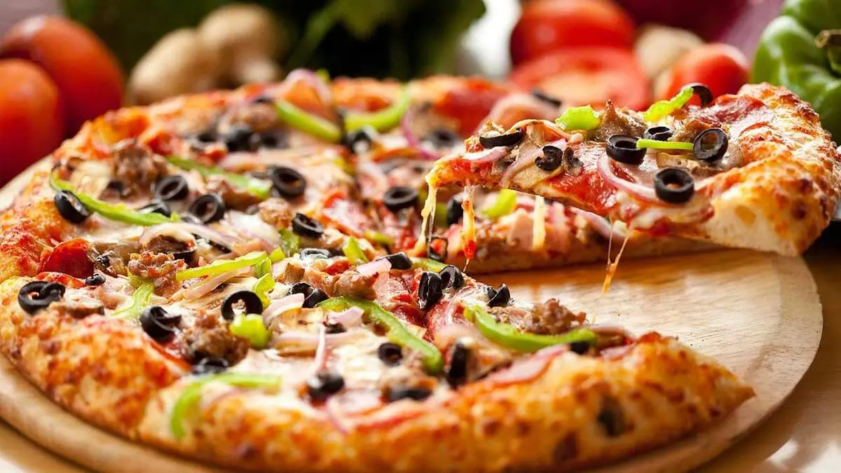 آیا خوردن پیتزای سرد به کاهش قند خون کمک می‌کند؟


