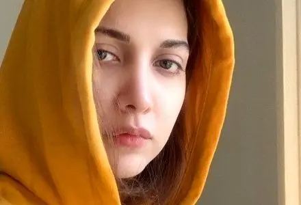 چهره متفاوت روشنک گرامی با چادر+ عکس
