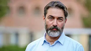 حضور پارسا پیروزفر و پوریا رحیمی‌سام در اجرای «موش‌های بلفاست»+فیلم