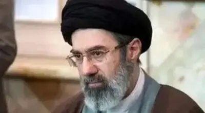 «مجتبی خامنه‌ای» در دوران نوجوانی در جبهه