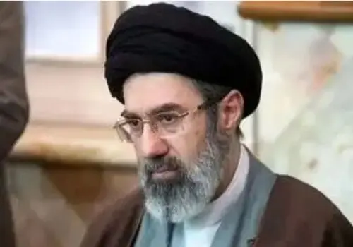 رهبر شهید و رهبر جدید جمهوری اسلامی در یک قاب