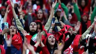 حمله سپاهانی ها با سنگ به هواداران زن پرسپولیس!+ فیلم