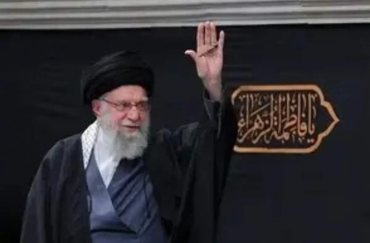 عکسی که برای اولین بار از رهبر شهید انقلاب منتشر شد