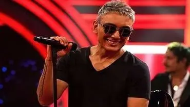 خواننده آن ور آبی آبروی شادمهر را برد/ ویدئو