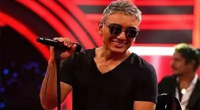 خواننده آن ور آبی آبروی شادمهر را برد/ ویدئو