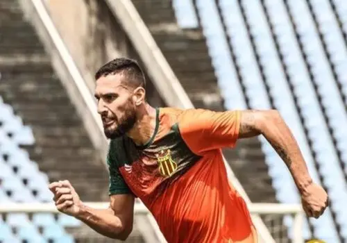 تکلیف گلر برزیلی پرسپولیس معلوم شد