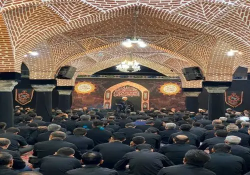 «محمد مصدق» در کنار دایی اش، عبدالحسین میرزا فرمانفرما