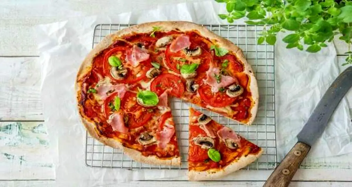 طرز تهیه پیتزا با سس فرانکفورتر خوشمزه