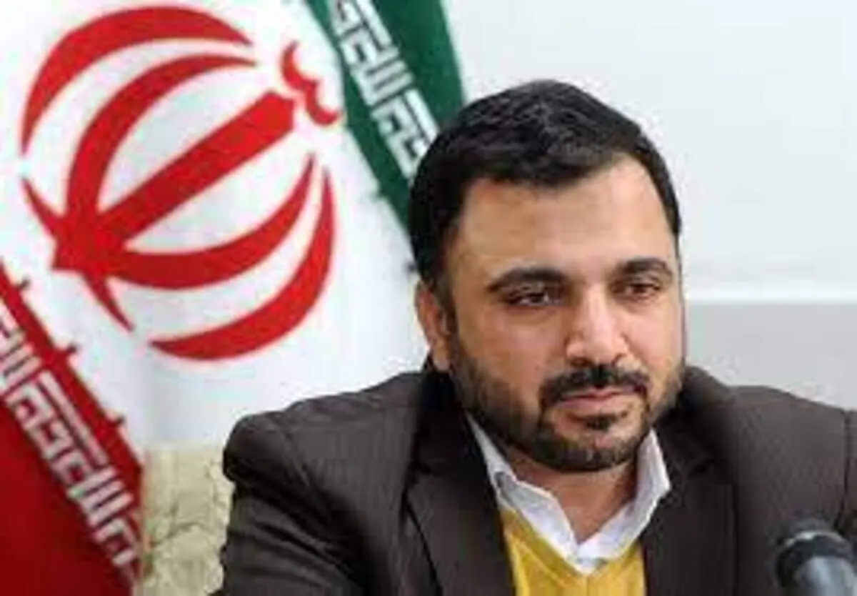 شوخی کاربران با سلفی وزیر ارتباطات با «خیام»+ فیلم