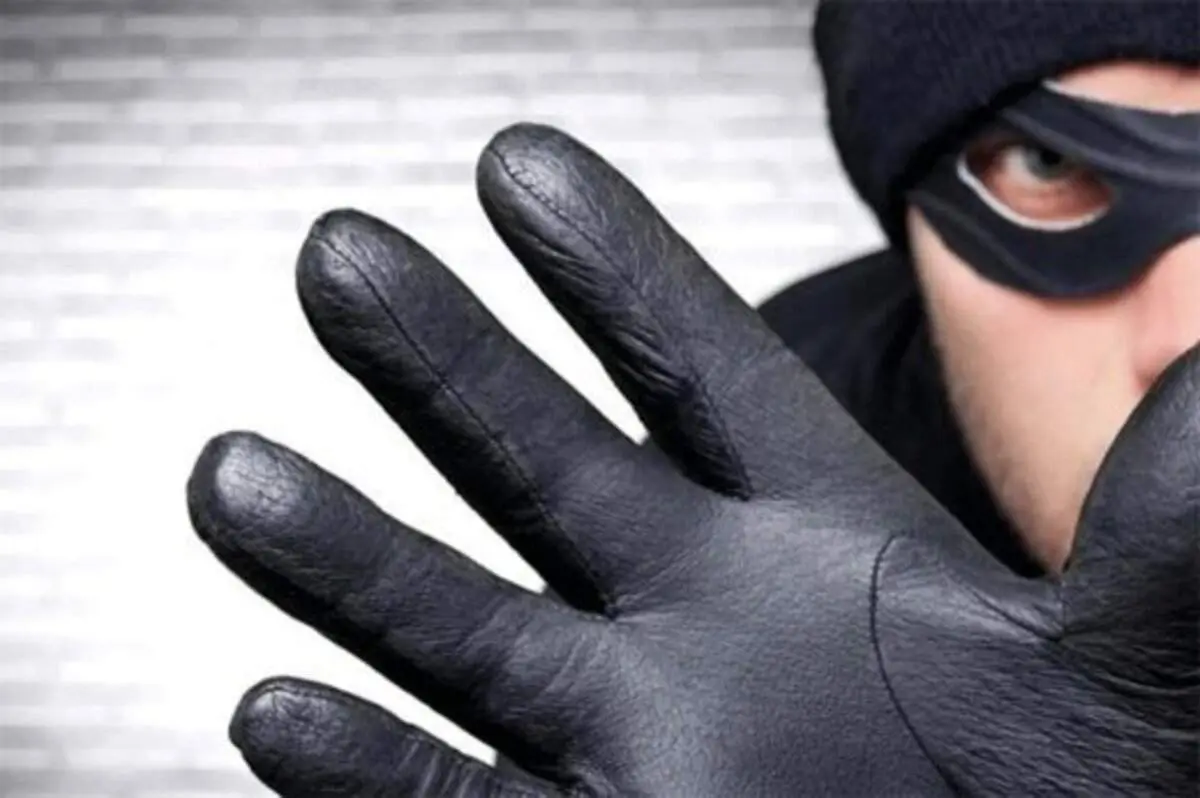 سرقت آیفون ۱۳ از موبایل‌فروشی با ترفند زلزله! + فیلم