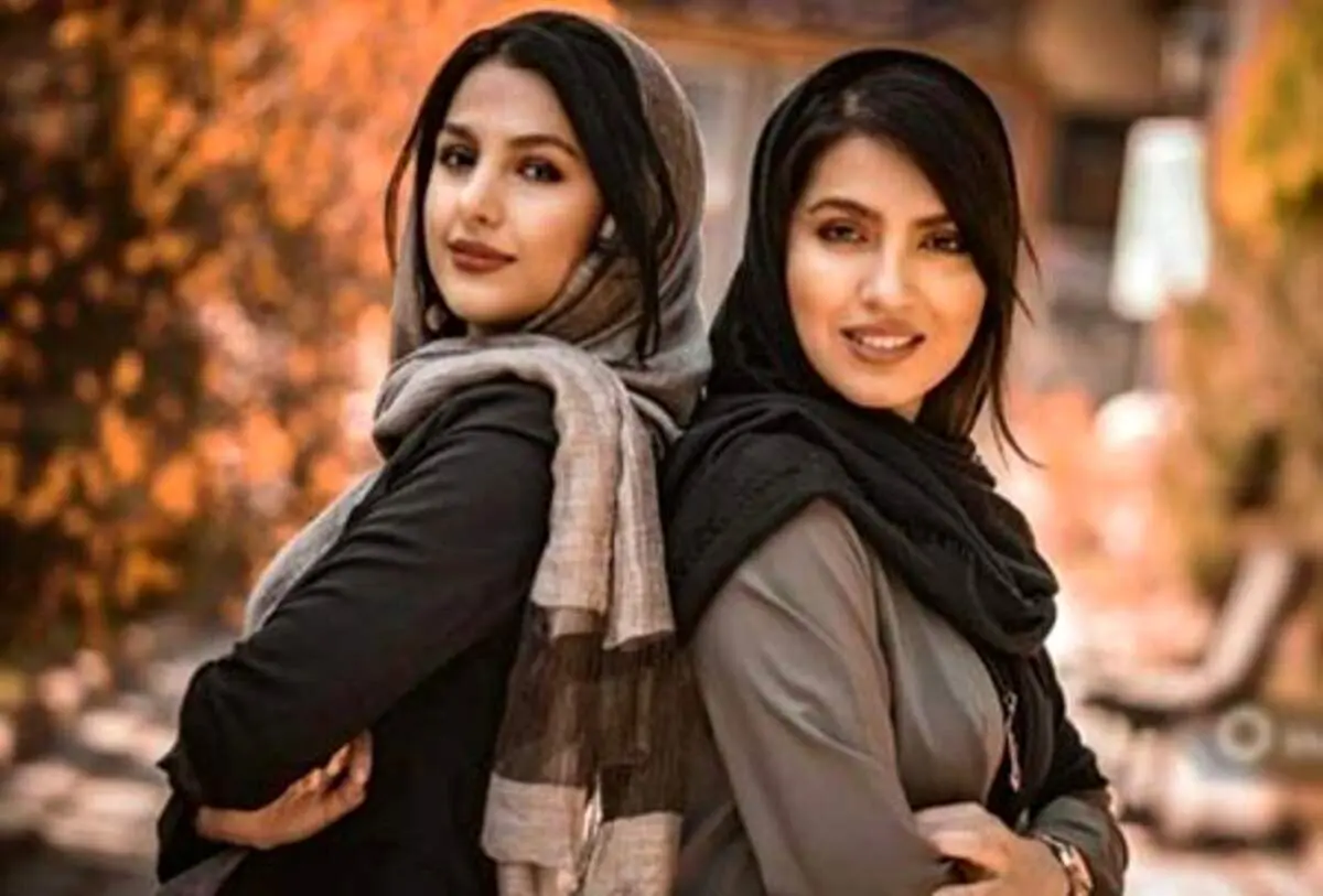 سلفی خندان مونا کرمی و جوانه دلشاد+ عکس