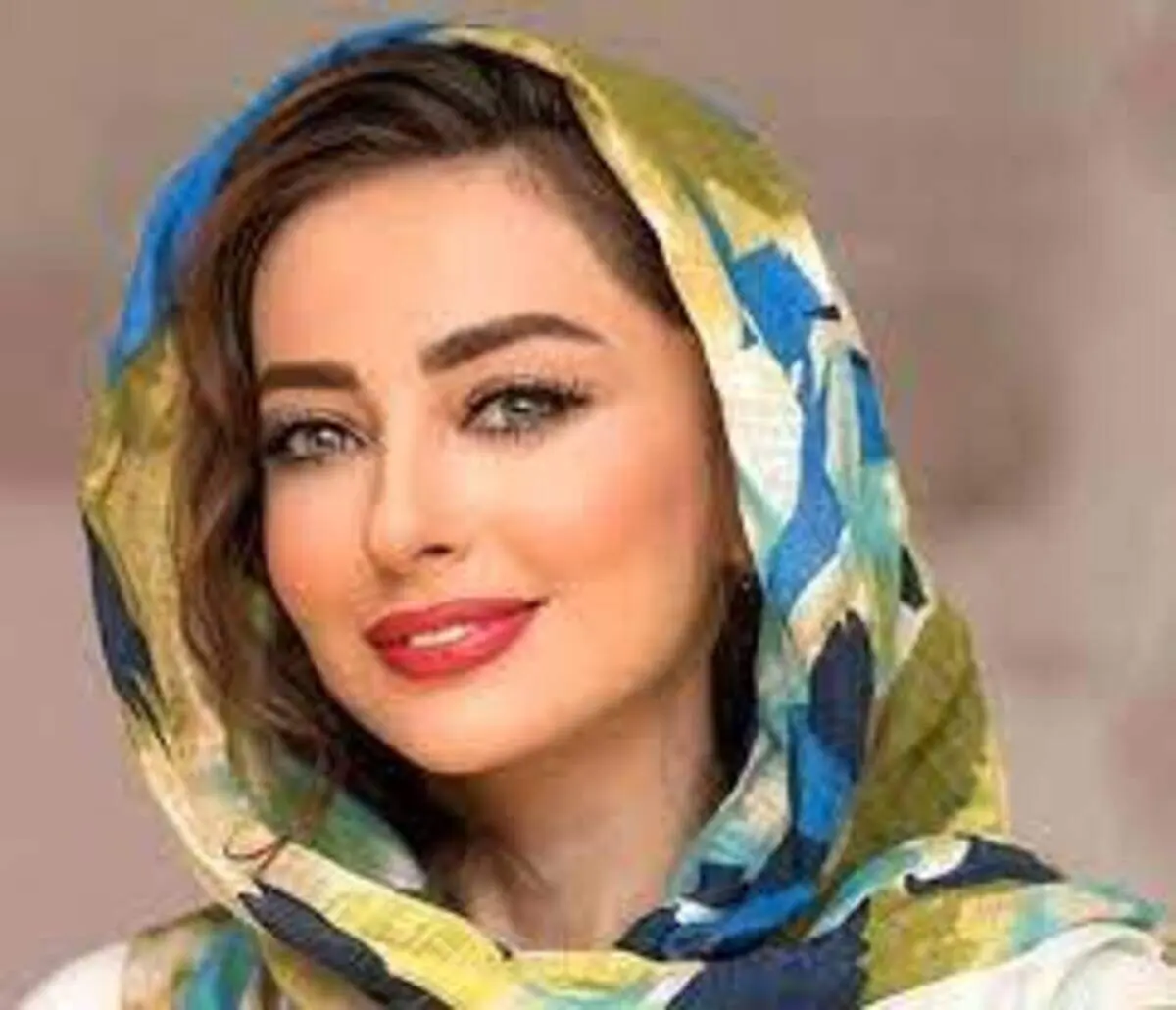ژست زیبا و با کلاس نفیسه روشن+ عکس