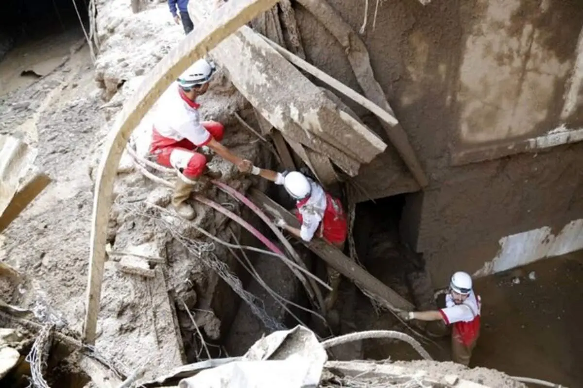 جان باختن ۵۳ نفر در سیلابهای اخیر / آماده باش مدیریت بحران استان تهران تا ۷۲ ساعت آینده / هشدار قرمز برای استان یزد + فیلم و تصاویر