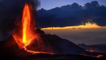 فیلمبرداری یک پهپاد از لحظه ترسناک فوران یک آتشفشان | این تصاویر خارق‌العاده را ببینید + فیلم