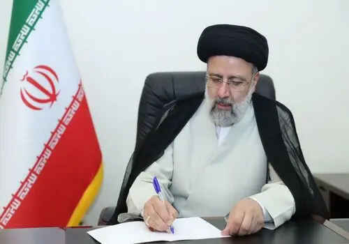 حضور ابراهیم رئیسی در منزل سردار شهید رضی موسوی+ عکس