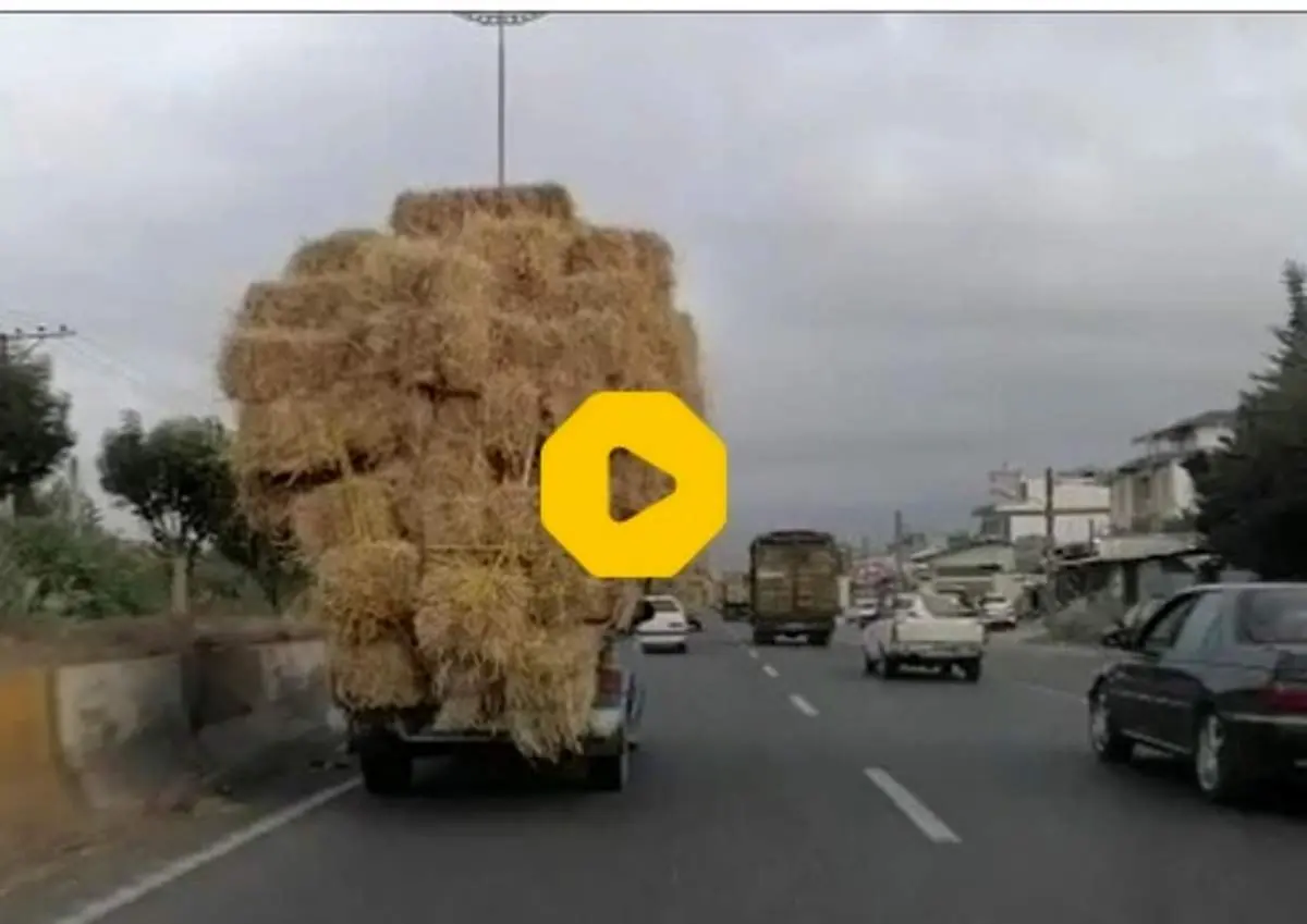 اقدام عجیب راننده نیسان در رودسر؛ حمل غیراصولی بار+ فیلم
