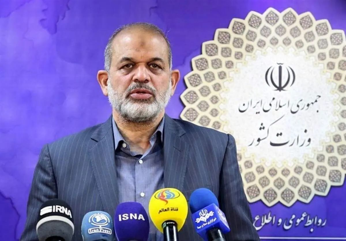 وزیر کشور: آموزش در مدارس و دانشگاهها حضوری است