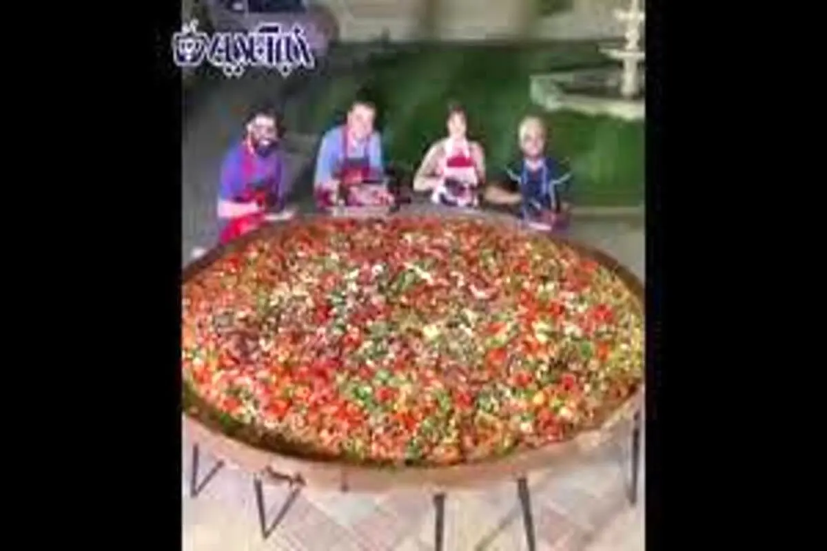 پخت هیجان انگیز ترین پیتزای غولپیکر+فیلم