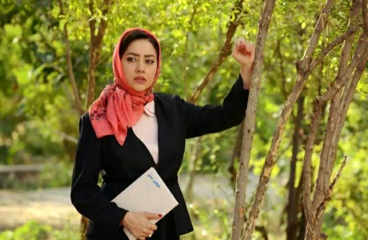 استایل جذاب بهاره کیان افشار در کنار سهراب سپهری!+ عکس