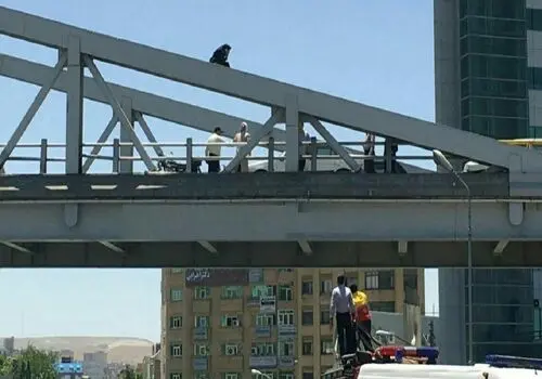 جلوگیری پلیس از خودکشی جوان 19 ساله +‌ عکس