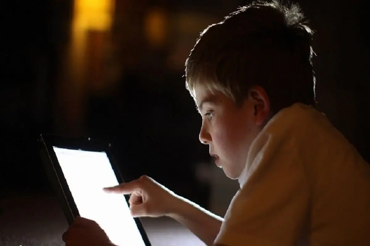 خسارت جبران‌ناپذیر نابه‌سامانی اینترنت برای کودکان