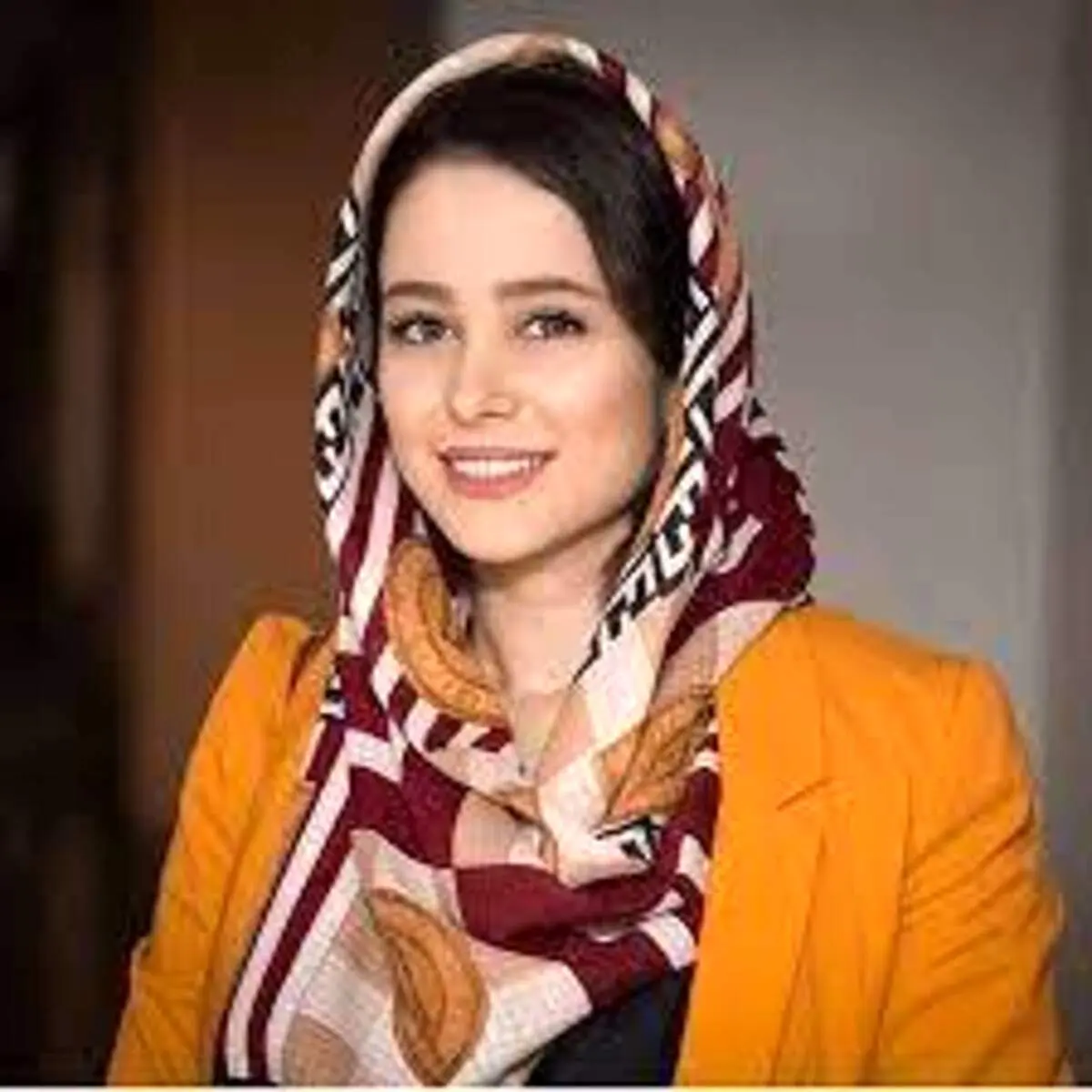 فعالیت صبحگاهی الناز حبیبی در سبزه و چمن+ عکس