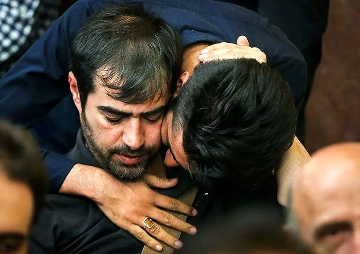 زیبایی دو چندان همسر جدید شهاب حسینی | درخشش همسر چشم آبی شهاب حسینی روی فرش قرمز
به