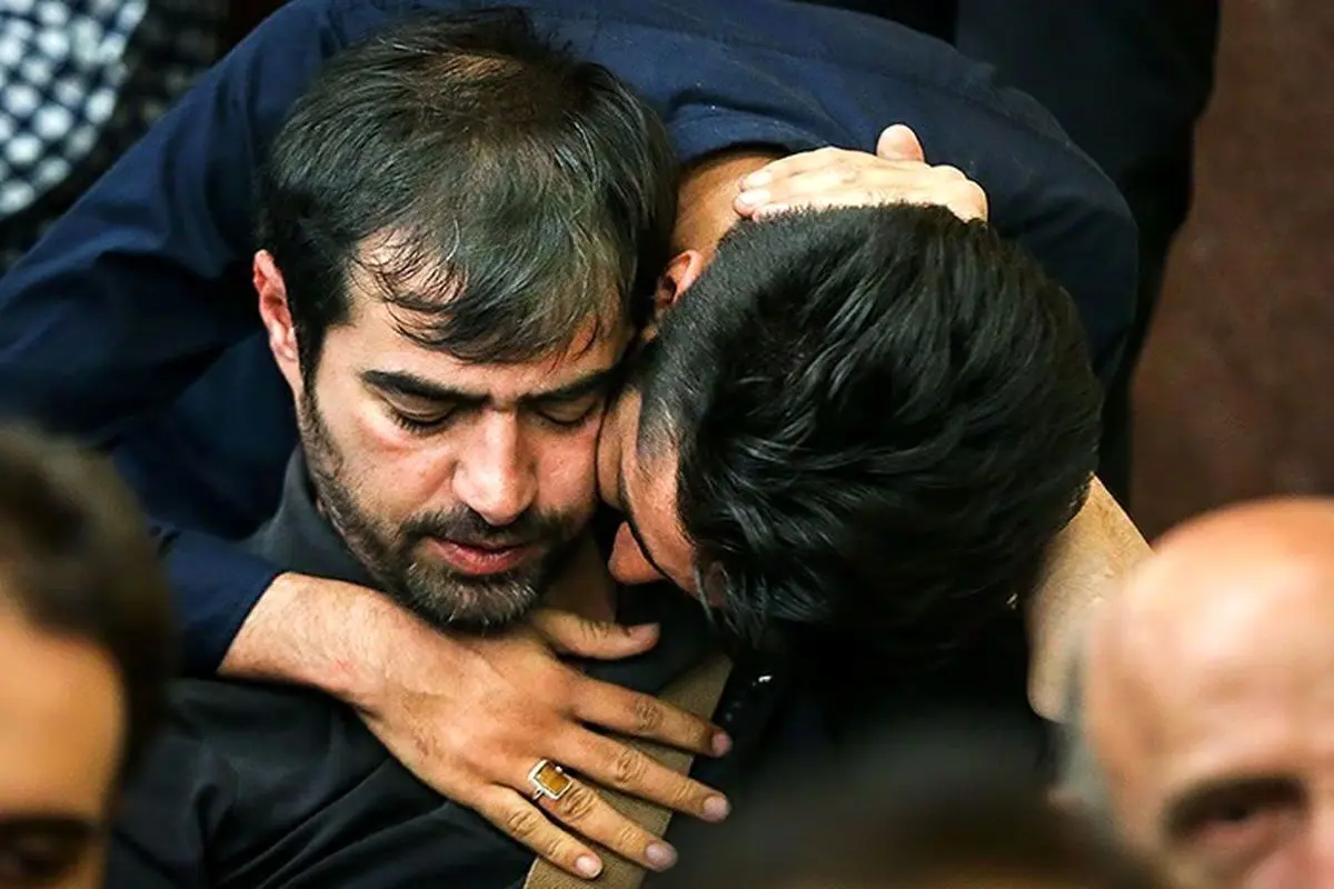 زیبایی دو چندان همسر جدید شهاب حسینی | درخشش همسر چشم آبی شهاب حسینی روی فرش قرمز
به