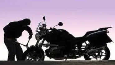 تصاویری از لحظه سرقت ناموفق یک موتورسیکلت در دزفول+فیلم