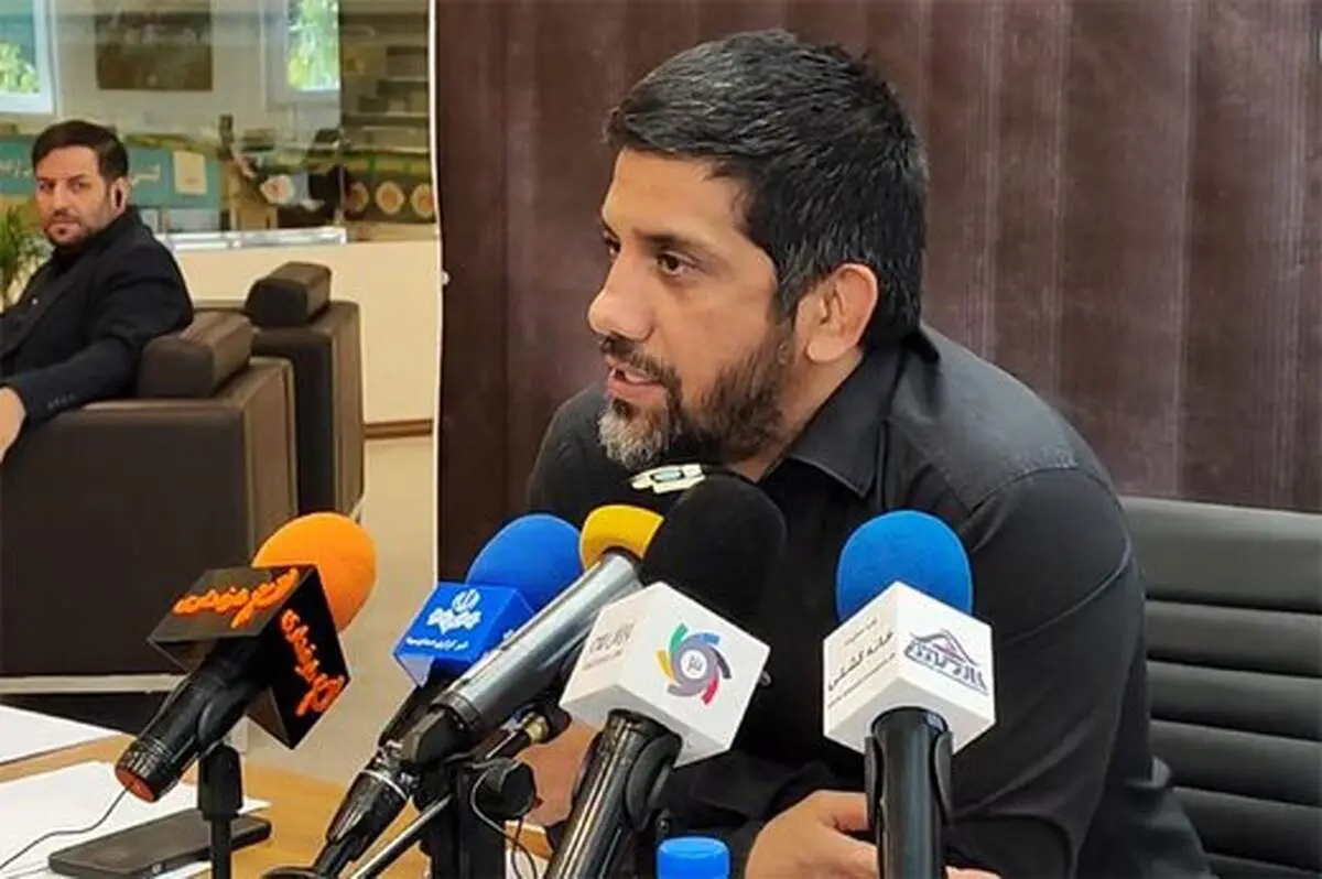 اظهارنظر جنجال‌ساز علیرضا دبیر: لباس پوشیدن من را مسخره می‌کنند اما من حمال کشتی هستم! + فیلم
