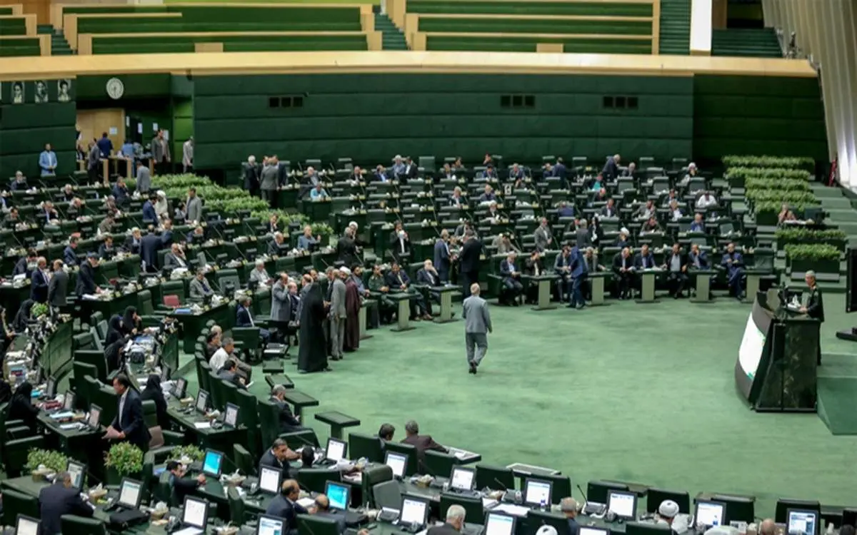 جمهوری اسلامی: آقای نماینده اقشار محروم در آلونک زندگی می‌کنند