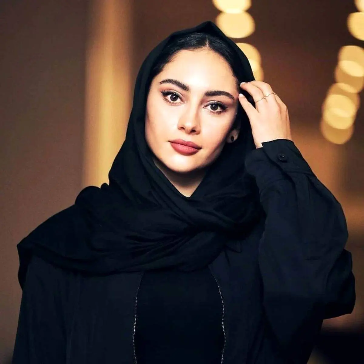 ترلان پروانه در کنار گریمور زیبایش+ عکس