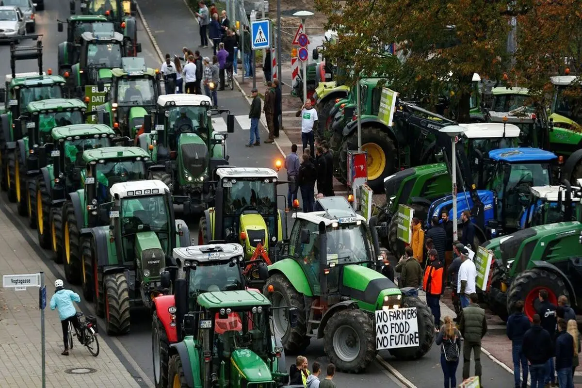 ادامه اعتصابات سراسری کشاورزان در آلمان + فیلم