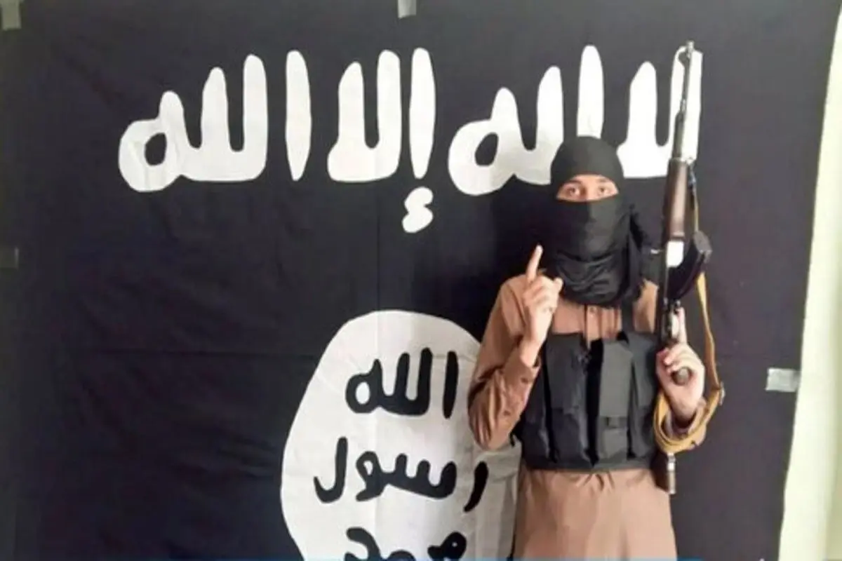 تصاویری تکان‌ دهنده از مراسم قرعه‌ کشی برای انتخاب عامل انتحاری داعش!+ فیلم