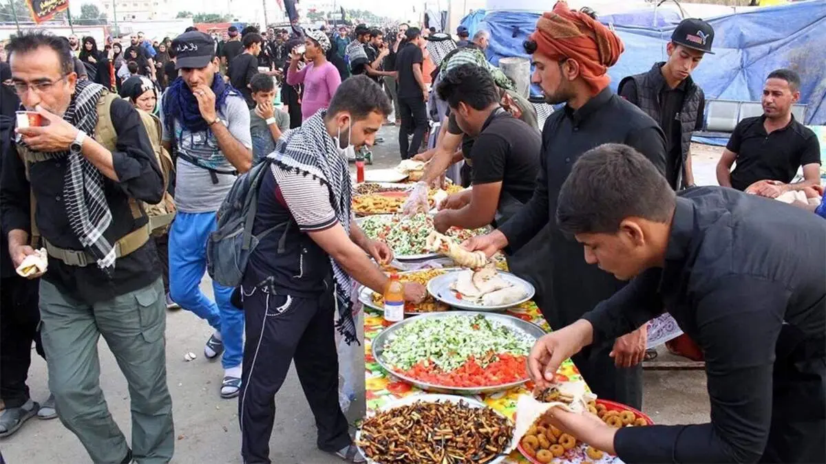 خدمت به زائران کربلا در ایام اربعین از کجا شروع می‌شود؟ + فیلم