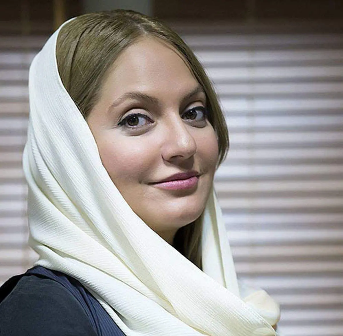تیپ جنجالی و جدید مهناز افشار | خانم بازیگر شبیه اروپایی‌ها شد