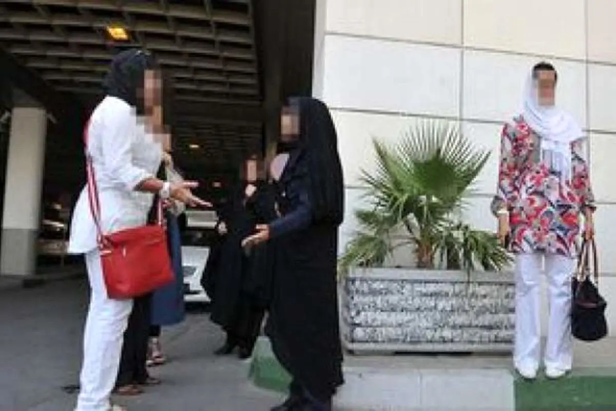 حمله با چاقو به یک زن به خاطر تذکر برای حجاب