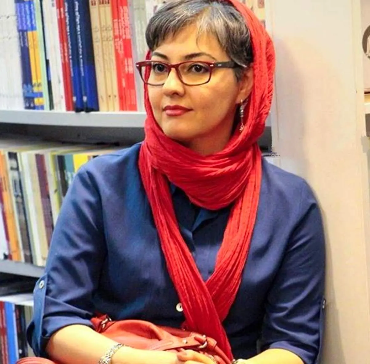 آناهیتا همتی به یاد «مهسا امینی» سرش را تراشید+فیلم