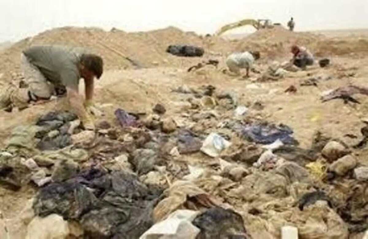 تصویری از تلخ ترین خنده تاریخ در «صف مرگ»!+ عکس
