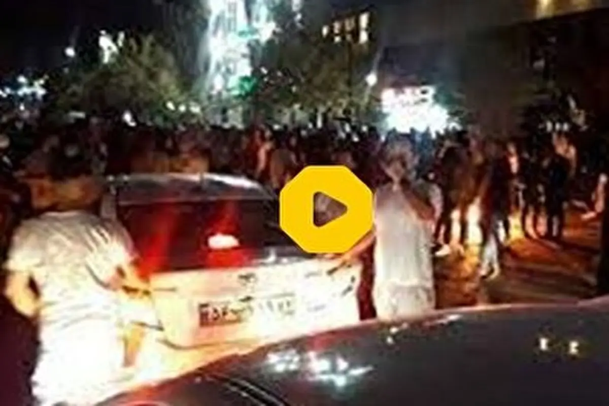 تصاویری عجیب خبرگزاری دولت از حمله معترضان به آمبولانسی در رشت!+ فیلم